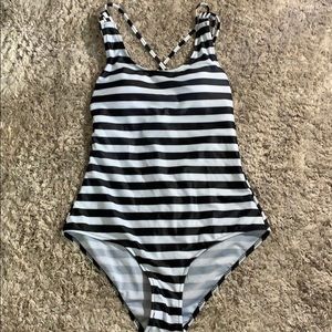 NWOT Cupshe swimsuit